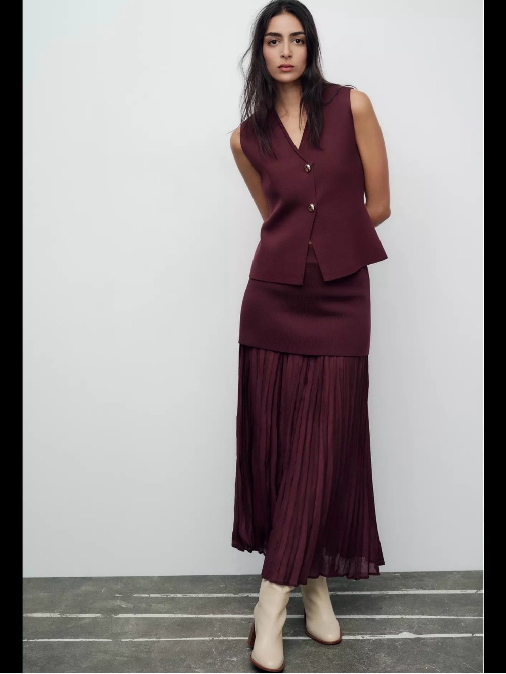Zara Burgundy Knitted & Pleated Skirt